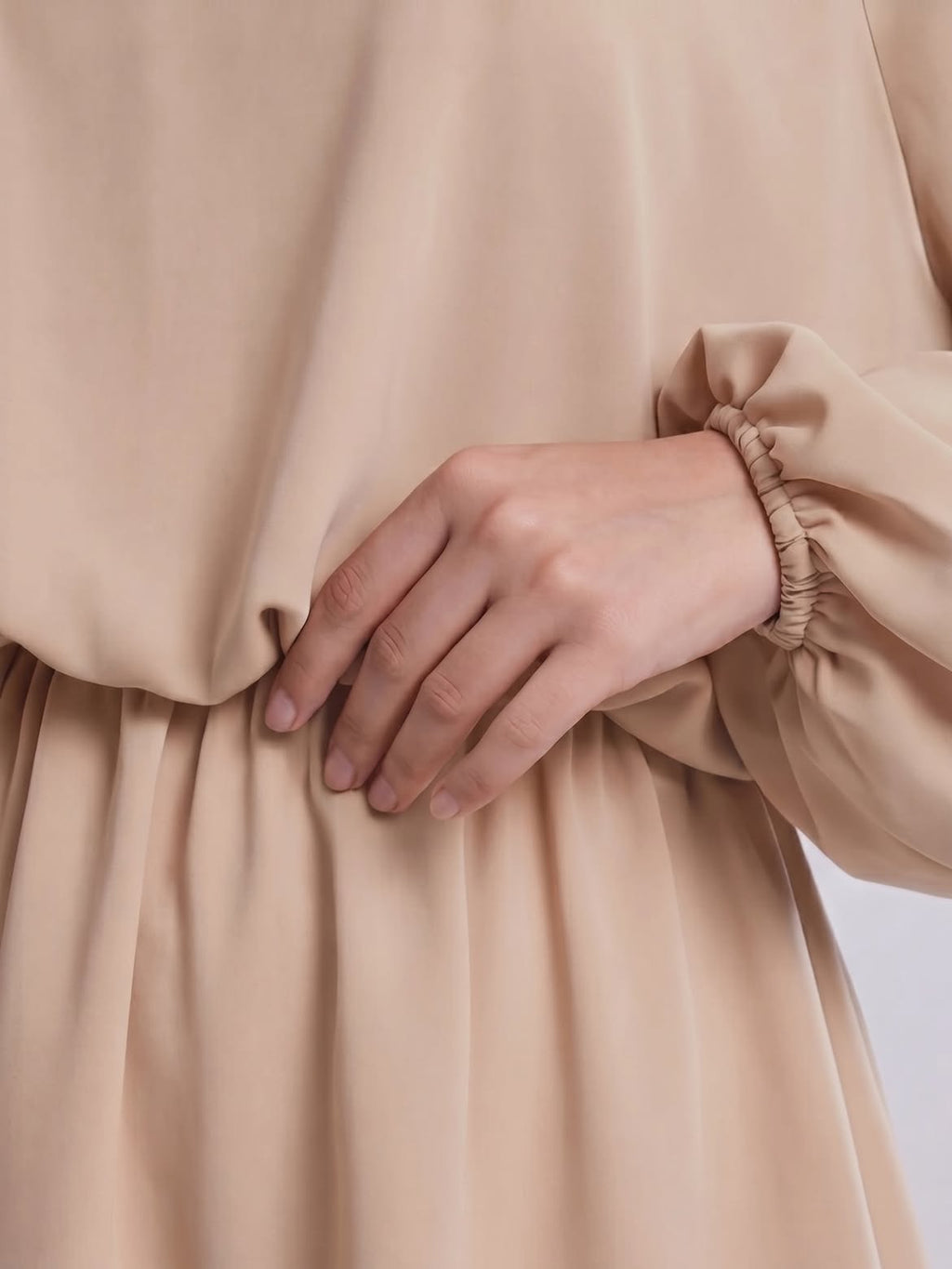 طقم الاناقة ( بيج )