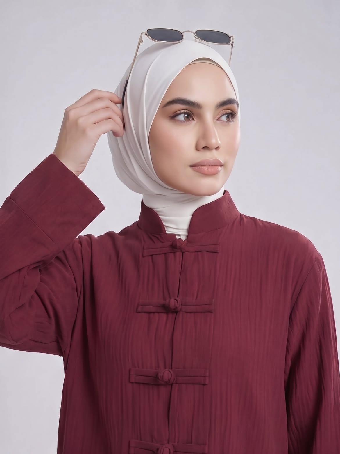 طقم كتان خمري مريح بلمسة شرقية