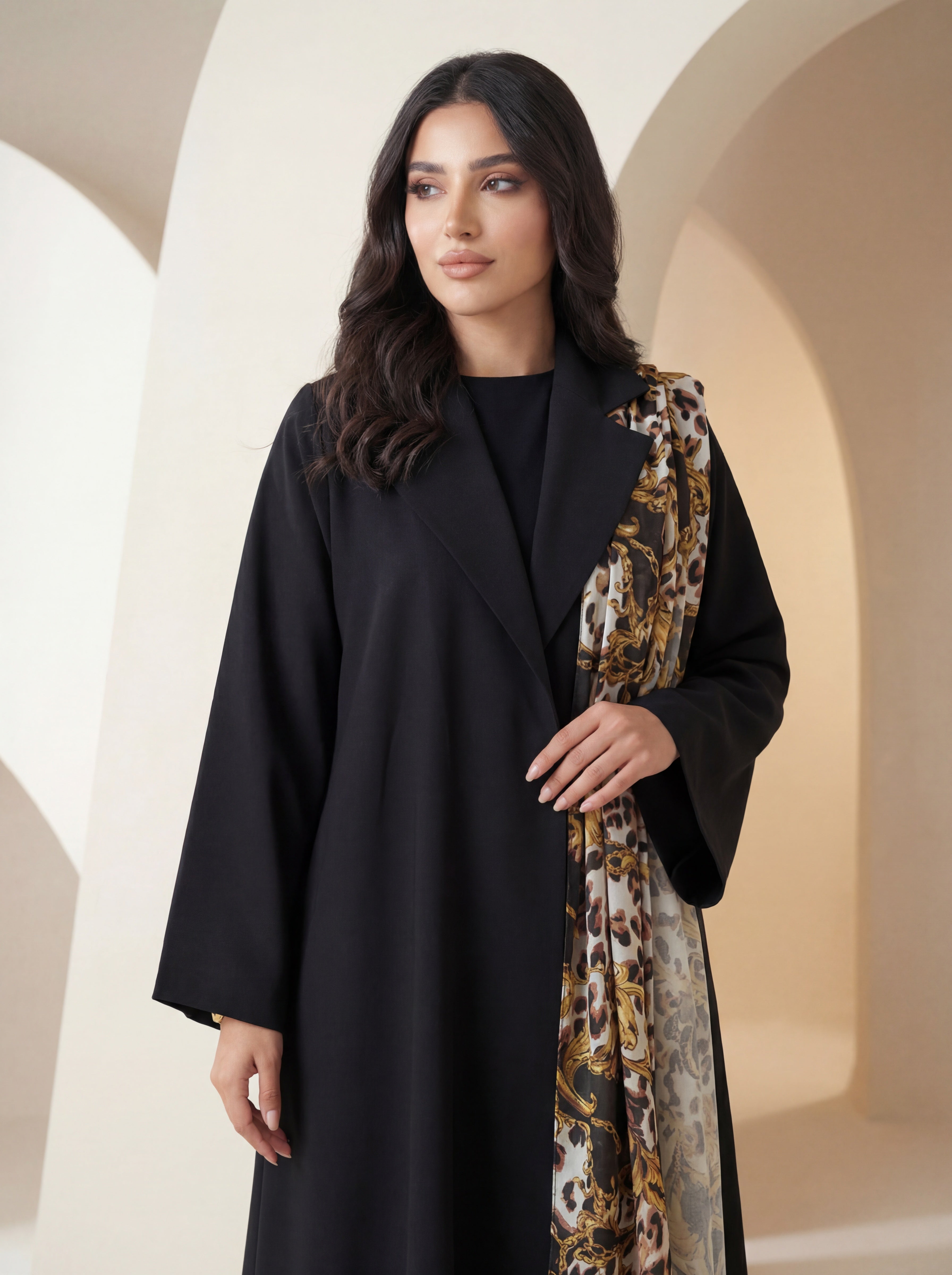 Black Luxe Abaya – Signature Contrast Detail